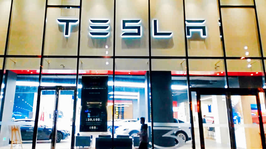 Фото - Автопилот для Tesla снова подорожал