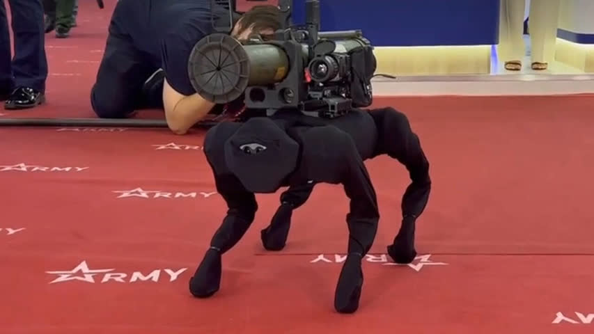 Фото - На «Армии-2022» показали робота-собаку с вооружением