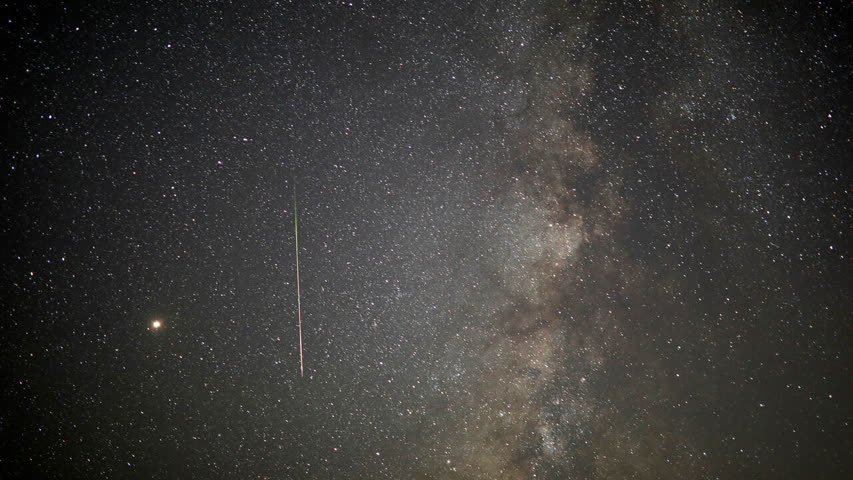 Фото - Объяснена причина неполного сгорания метеоритов в атмосфере Земли
