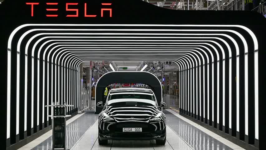 Фото - Владелец Tesla пожаловался на дорогой ремонт автомобиля