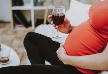 Фото - Медики назвали последствия одного выпитого во время беременности бокала вина для мозга плода
