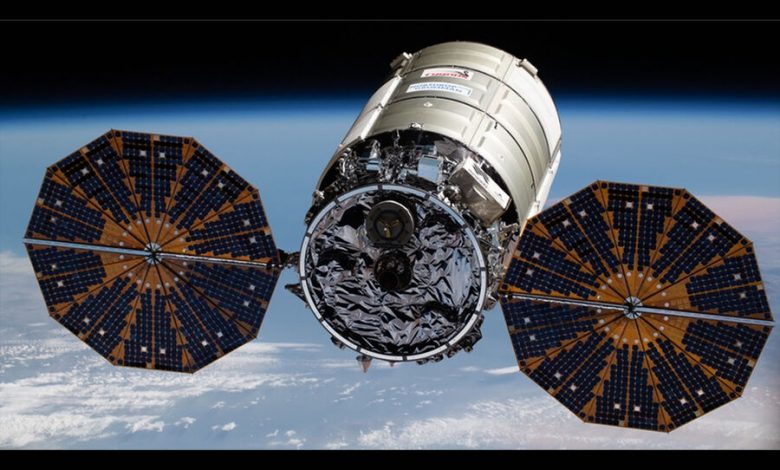 Фото - У летящего к МКС корабля Cygnus не раскрылась одна солнечная панель