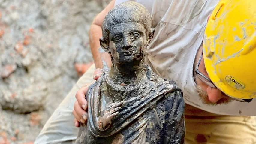 Фото - В глиняных отложениях обнаружили древние статуи